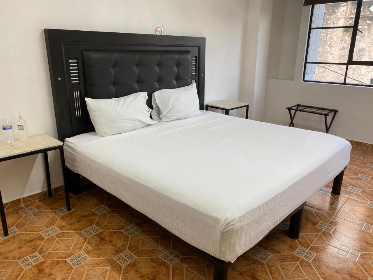 Hotel La Catedral Mérida Esterno foto